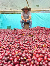 Load image into Gallery viewer, Colombia DECAF – ATUNKAA
